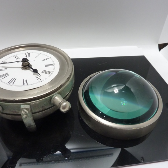 HOWARD MILLER Vintage Desk Clock Glass Magnifying Lens Dome Paper Weight Clock - Picture 7 of 11